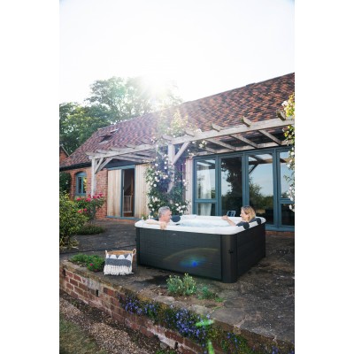 СПА-бассейн MSpa Oslo Plus F-OS063WP 180×180×65 см, 1150 л, гидромассаж и аэромассаж, квадратный